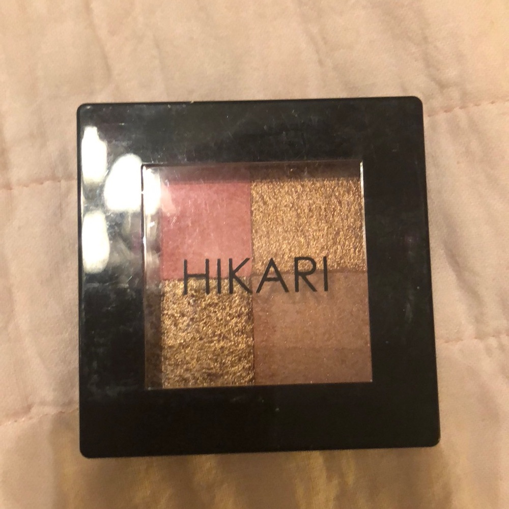 Hikari NWOT shimmer bronzer